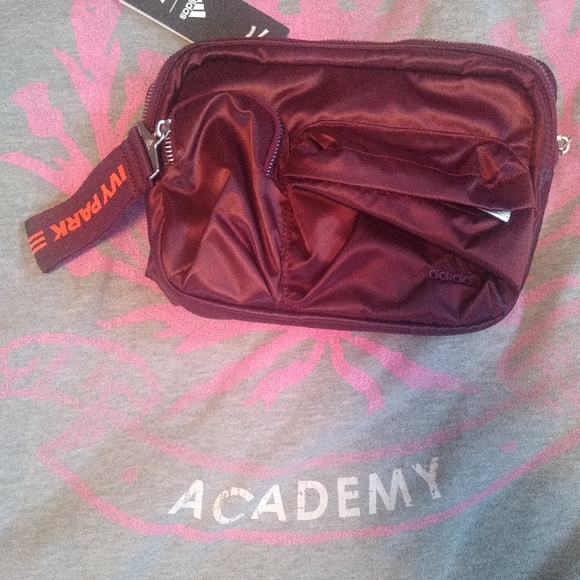 Ivy Park Unisex Collection - Picture 9 of 10